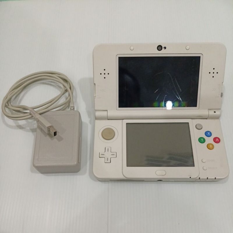 Nintendo new 3ds( jp )สีขาว แปลงMem32GB มือสองไม่มีกล่อง