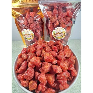 สตอเบอร์รี่อบแห้ง 250 กรัม ไม่น้ำตาลเปรี้ยวหวานธรรมชาติ เกรดพรีเมี่ยม เปรี้ยวนำ