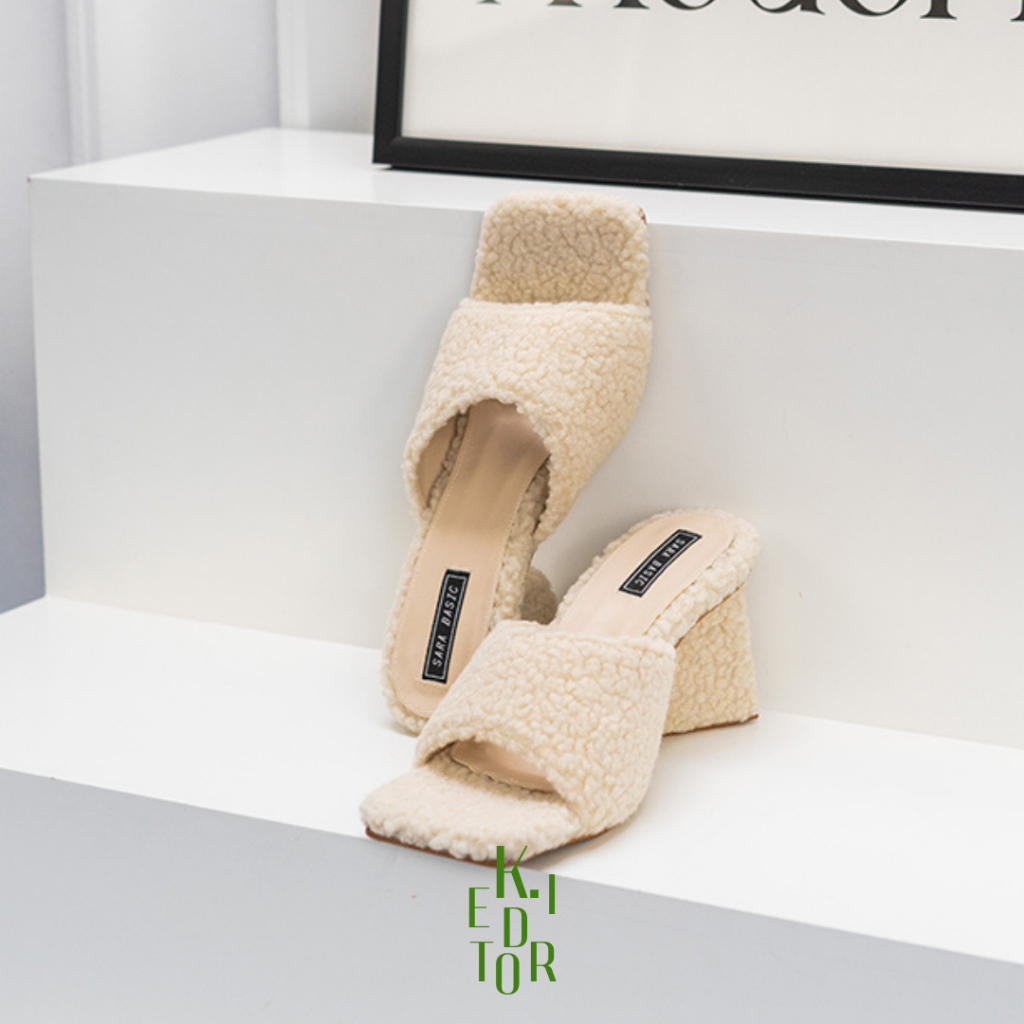 Fluffy Ivory shoes รองเท้าส้นสูงขนปุยสีขาวครีม By K.editor