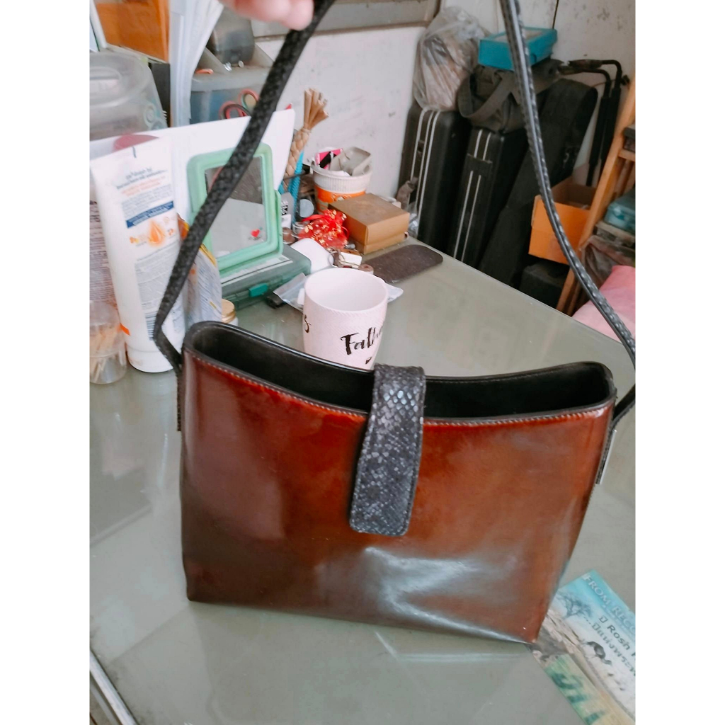 กระเป๋าถือ Guy Laroche มือสอง หนังแท้