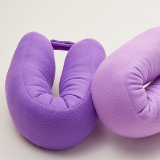 หมอนรองคอทรงยาว  พร้อมกระดุมล็อคแบบปรับระดับได้ 2 ระดับ ด้าน…