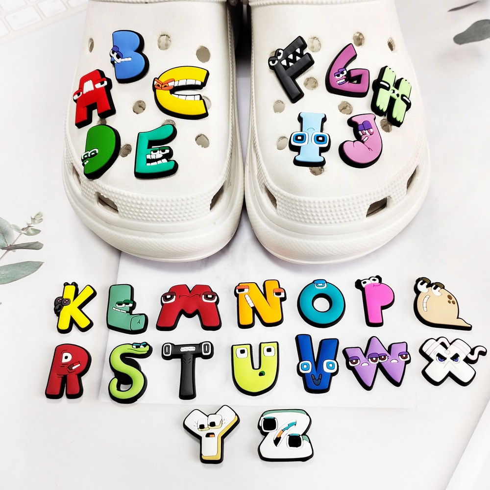 ตัวติดรองเท้า Pvc ตัวอักษรการ์ตูน A-Z สำหรับตกแต่งรองเท้าหัวโต CROCS JIBBITZ ติดง่าย น่ารักๆ