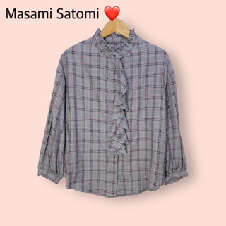 เสื้อ Masami Satomi ผ้าเรย่อนอย่างดี  เสื้อทรงสวยน่ารักมาก แต่งระบาย ลายสวย กระดุมหน้าสวยมาก  ผ้าดีทิ้งตัวสวย