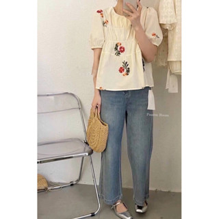 Floral embroidered cotton blend shirt เสื้อแขนตุ๊กตาอย่างสวยน่ารักเนื้อผ้าปักลายดอกไม้นูนทั้งตัว