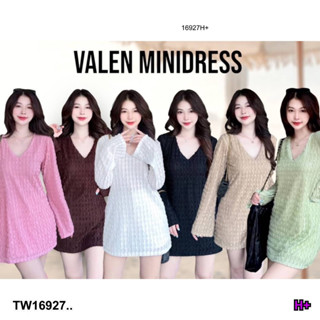 TwinsShopVip💗พร้อมส่ง TW16927 Minidress เดรสสั้น คอวี เข้ารูปนิดหน่อย ..