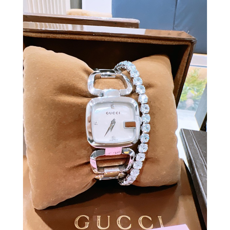กุชชี่ used like new Gucci watch ya125.5