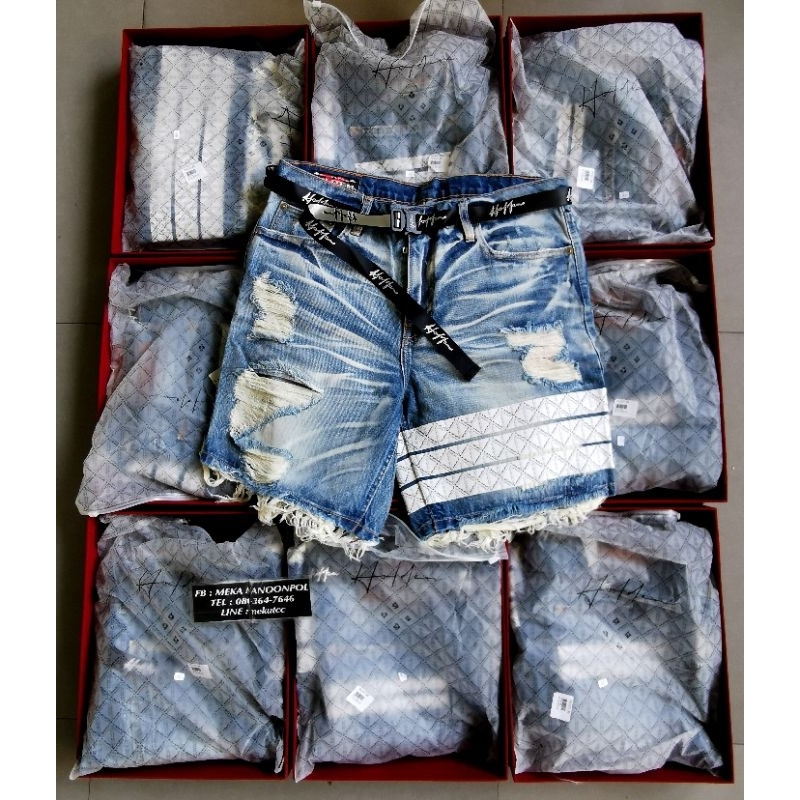 Holdem White H8 denim shorts