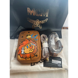 Mcmของแท้มือ1-shop korea 🇰🇷🇰🇷🇰🇷 Haru, Henry, Kaiser Upcycling Project N/S Belt Bag in VisetosMmzcaup02co001