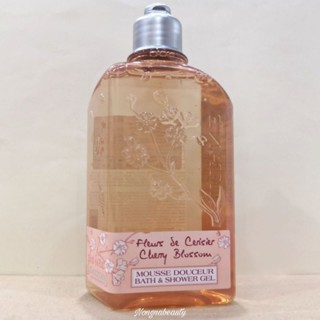 L’OCCITANE Cherry Blossom Bath &amp; Shower Gel 250 ml เจลอาบน้ำคืนความชุ่มชื้นและเรียบเนียนให้กับผิวของคุณ