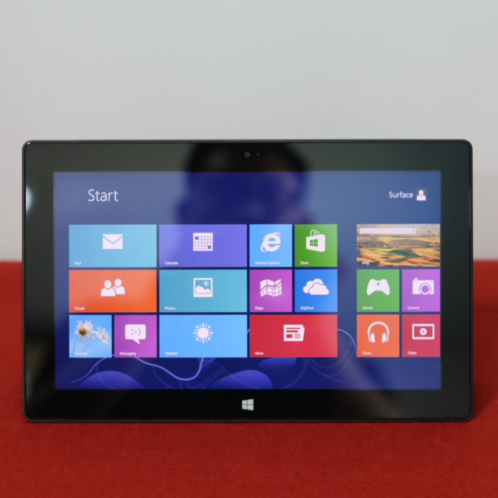 Microsoft Surface 1516 -Ram 2GB -HDD SSD 32GB -Wi-Fi -10.6 inch Tablet, Black มือสอง