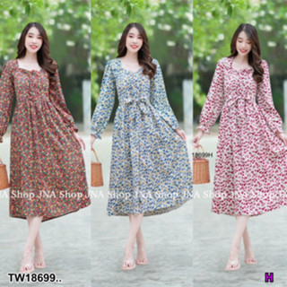 B18699 เดรสลายดอกเล็ก แขนยาว Small floral dress with long sleeves..