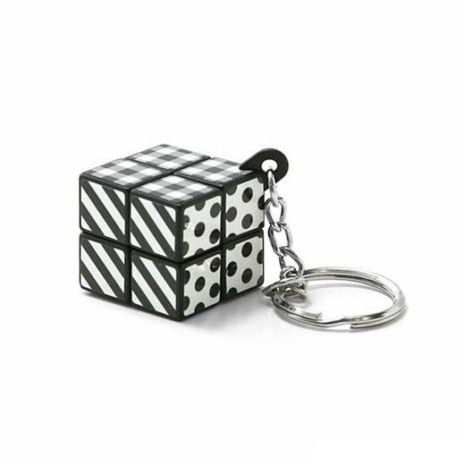 HIGHTIDE Magic Cube Keychain F (HGZ066-F) / พวงกุญแจรูบิค ลาย F แบรนด์ HIGHTIDE จากประเทศญี่ปุ่น