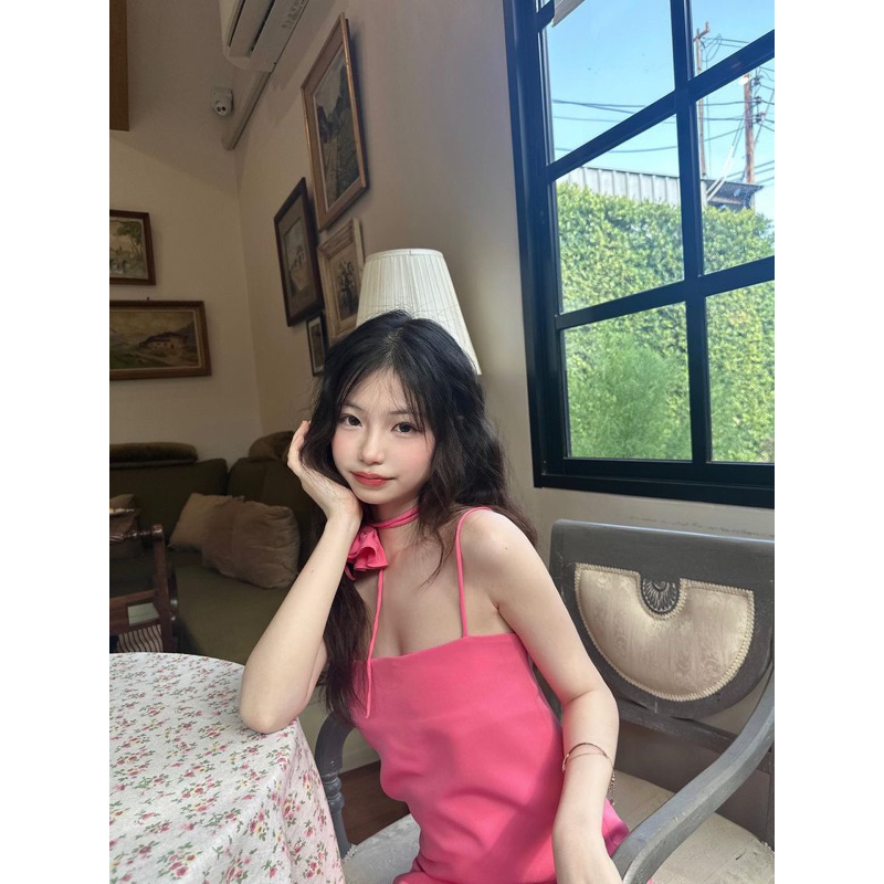 Sacha dress - Pink Barbie เดรสสายเดียวทรงเขารูป มาพร้อมกับปลอกคอดอกไม้ค่ะ SC-PINK