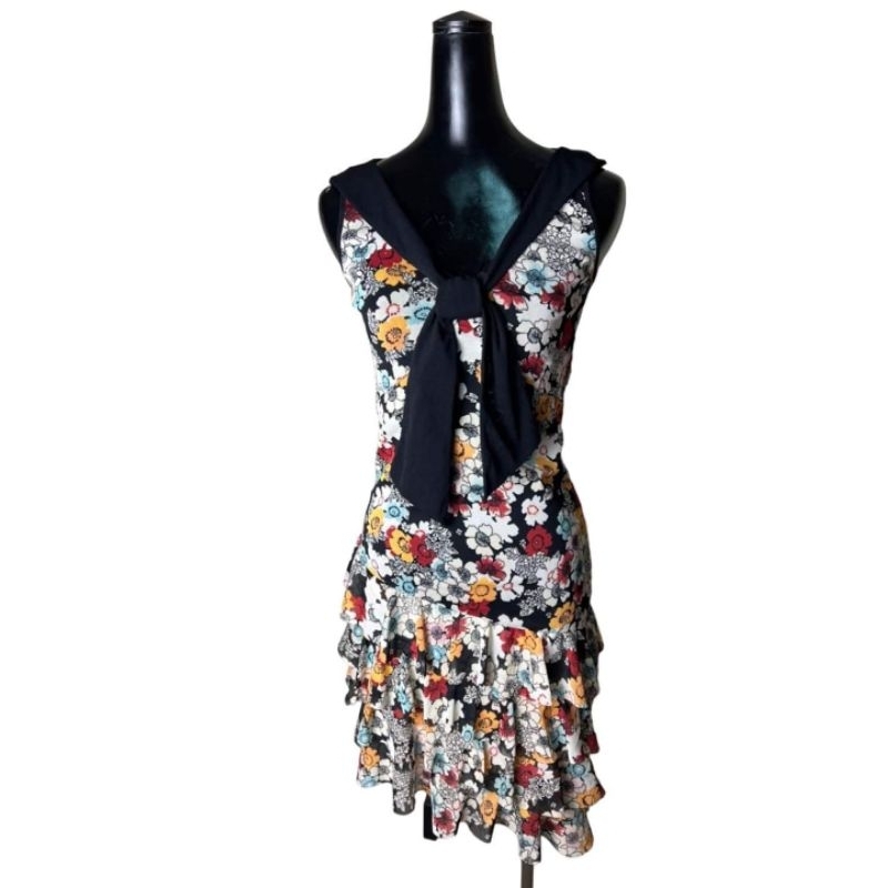 เดรสคอวีแขนกุด KOOKAI