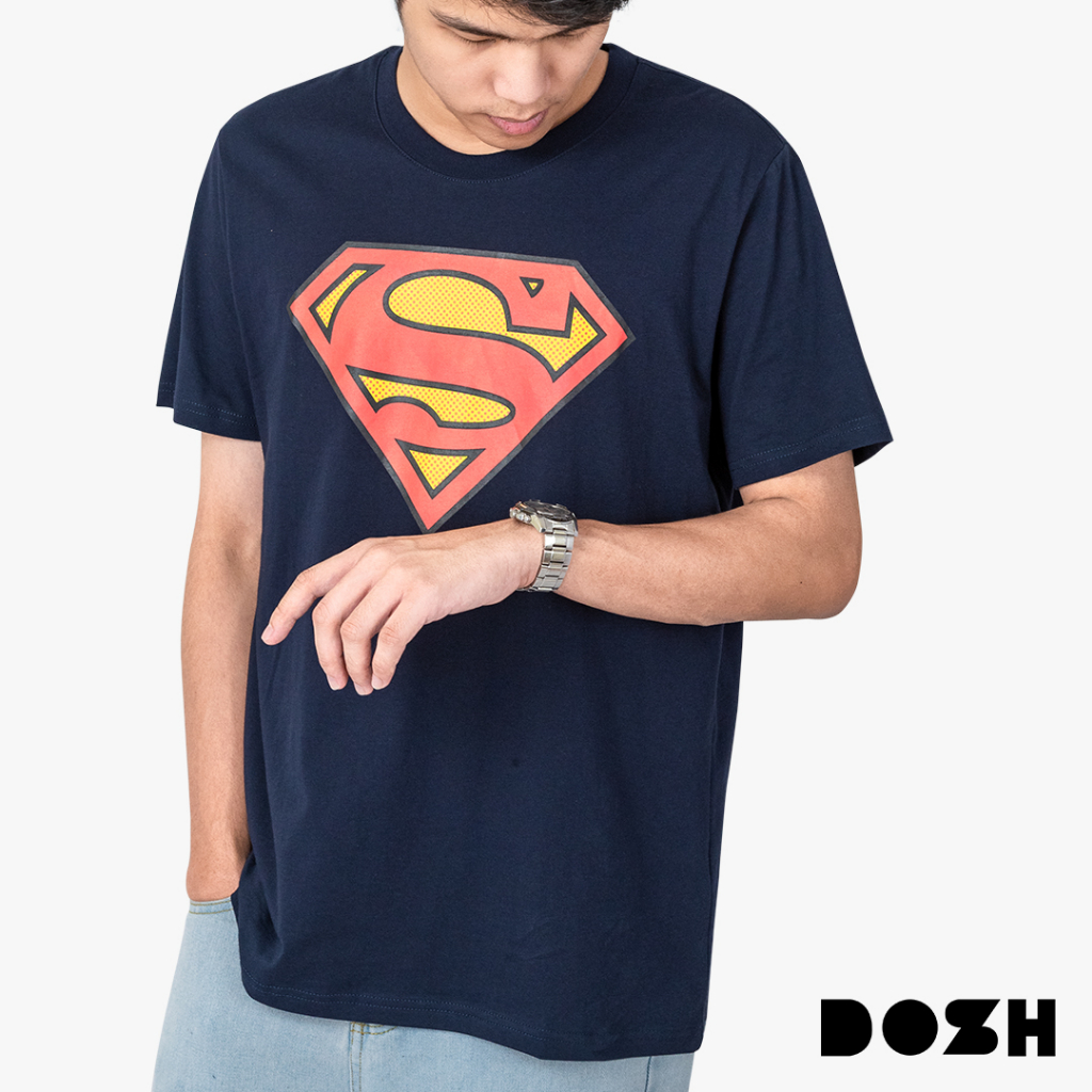 DOSH MEN'S T-SHIRTS SUPERMAN เสื้อยืดคอกลมผู้ชาย DSMT5203-NV