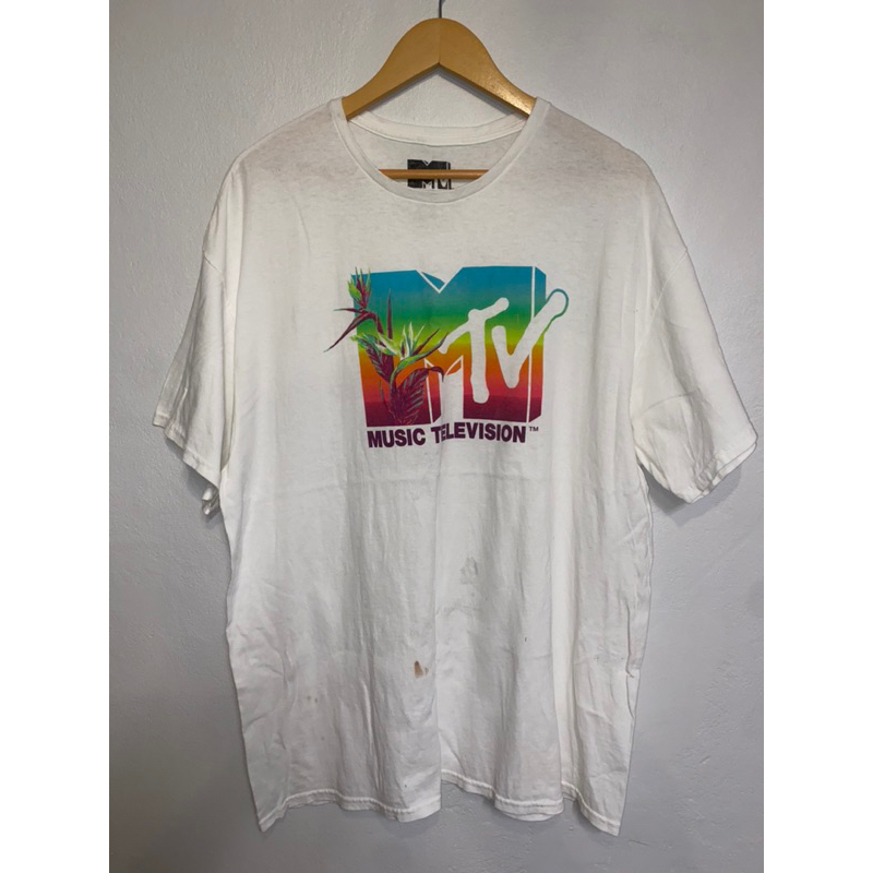 เสื้อลาย Mtv ปั้มคอ มีคราบเลอะ