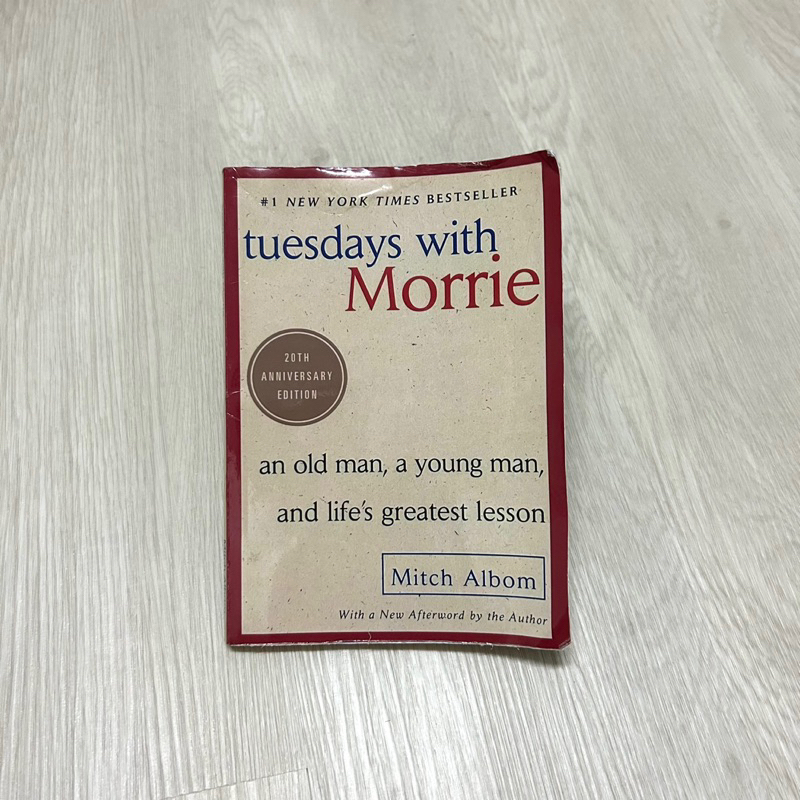 Tuesdays With Morrie by Mitch Albom English Book วันอังคารแห่งความทรงจำกับครูมอร์รีวรรณกรรม ฉบับภาษา