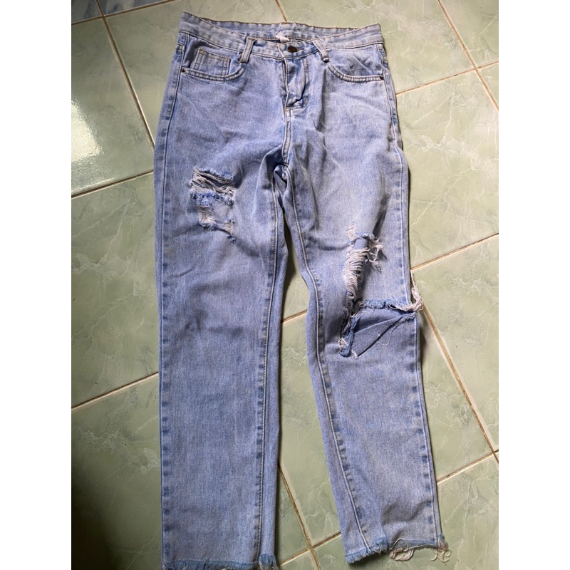 กางเกงยีนส์ MISHOW สีซีด แต่งขาด