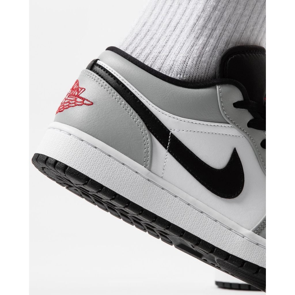 Nike Air Jordan 1 Low “Light Smoke Grey” ของแท้ 100%