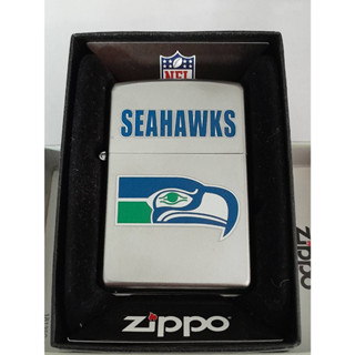 ZIPPO 205  NFL  RETRO  SEAHAWKS    SATIN CHROME  COLOR IMAGE   สีเงินผิวโครเมี่ยม ลายแบบสกรีน ผลิตปี2014  ของใหม่