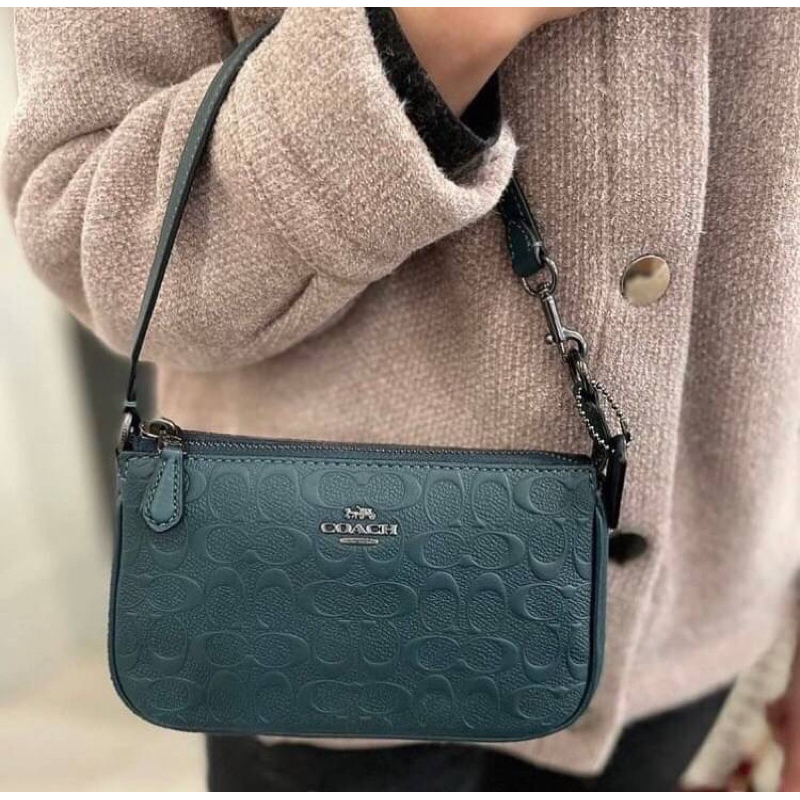 คล้องแขน coach รุ่นNolita 19