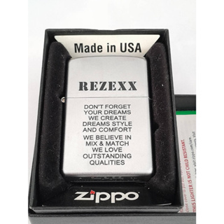 ZIPPO 205 MP296977 REZEXX  SATIN CHROME COLOR IMAGE   สีเงินผิวโครเมี่ยมลายแบบสกรีน  ผลิตปี2004  ถังในปี2005  ของใหม่