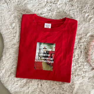 เสื้อยืด 👾 size s-m งาน usa ไม่มีตะเข็บข้าง สภาพดี สีแดง