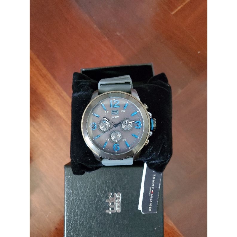 ⌚นาฬิกา TOMMY HILFIGER LandonGender MenCase Size: 50  mm. สายยางซิลิโคน  กันน้ำลึก 5 ATM สภาพใหม่ไม่