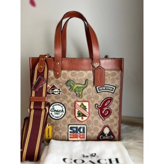 งานSHOP 👜 Coach Shop Field Tote With Horse And Carriage Printสายยาวสปอร์ต ถอดได้ปรับได้ค่ะ