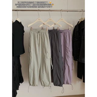 Nylon cargo pants กางเกงขายาว เนื้อผ้าเบาใส่สบาย ช่วงปลายขามีเชือกรูด TAG : WG.WE🇰🇷