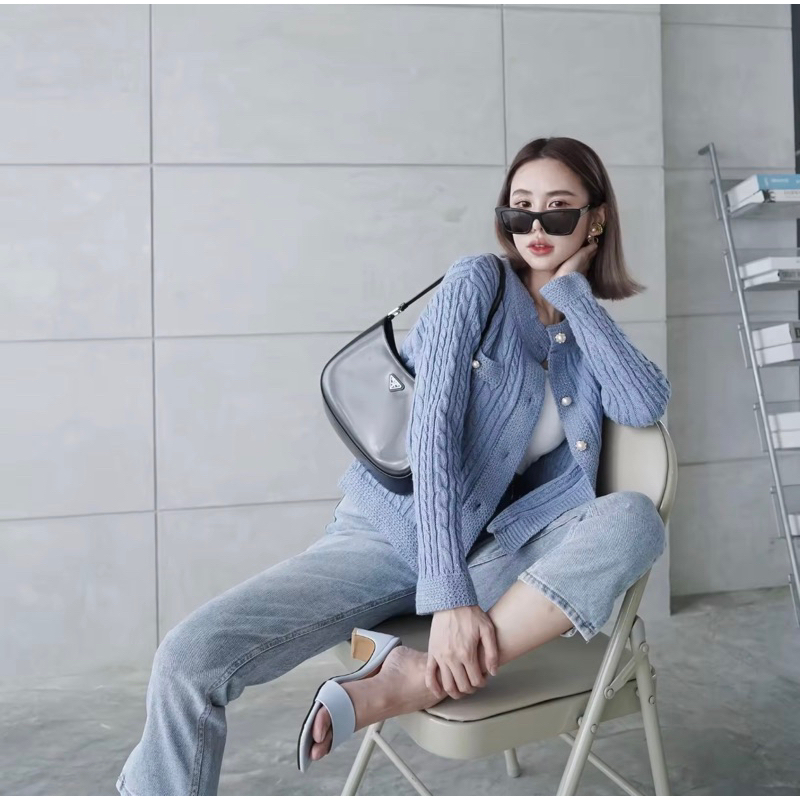 (ส่งต่อ) มือสอง เสื้อไหมพรมถักสีฟ้า knitting cardigan แบรนด์ Beming.bkk