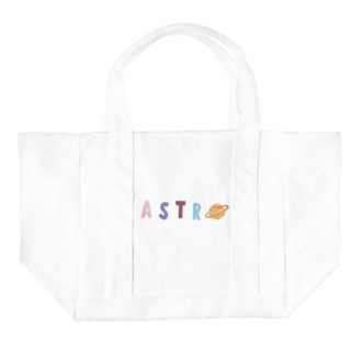 กระเป้าผ้า สีขาว ASTRO STUFFS พิมพ์โลโก้สีสันสดใส มือหนึ่ง