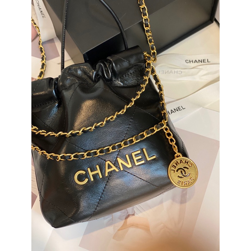 ⭐️ C H A N Eกระเป๋าสำหรับผู้หญิง. เกรด Hi-End 1:1. หนังแท้. ขนาด : 20cm✖️20cm. พร้อมจัดส่ง⭐️