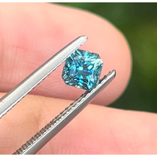 พลอยเพทาย(Blue Zircon) นน1.08กะรัต