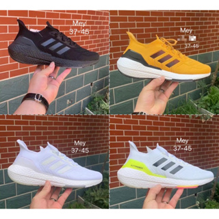 รองเท้าใส่วิ่ง ของผู้หญิงและของผู้ชาย Adidas Uiltra boostมี36-45รุ่นนี่ แนะนำให้ลูกค้าเพิ่มหนึ่งไซด์จากไซด์ปกตินะคะ