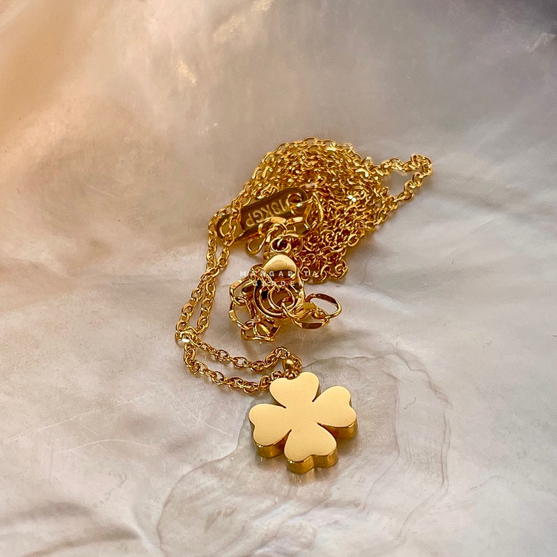 Margarita Tiny Clover Pendant Stainless Necklace