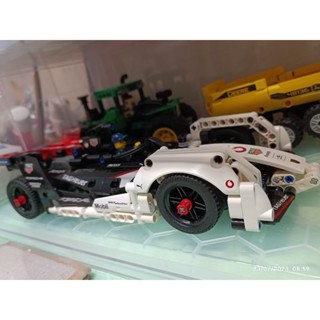 ต่อเสร็จแล้ว Lego Technic 42137 Formula E® Porsche 99X Electric