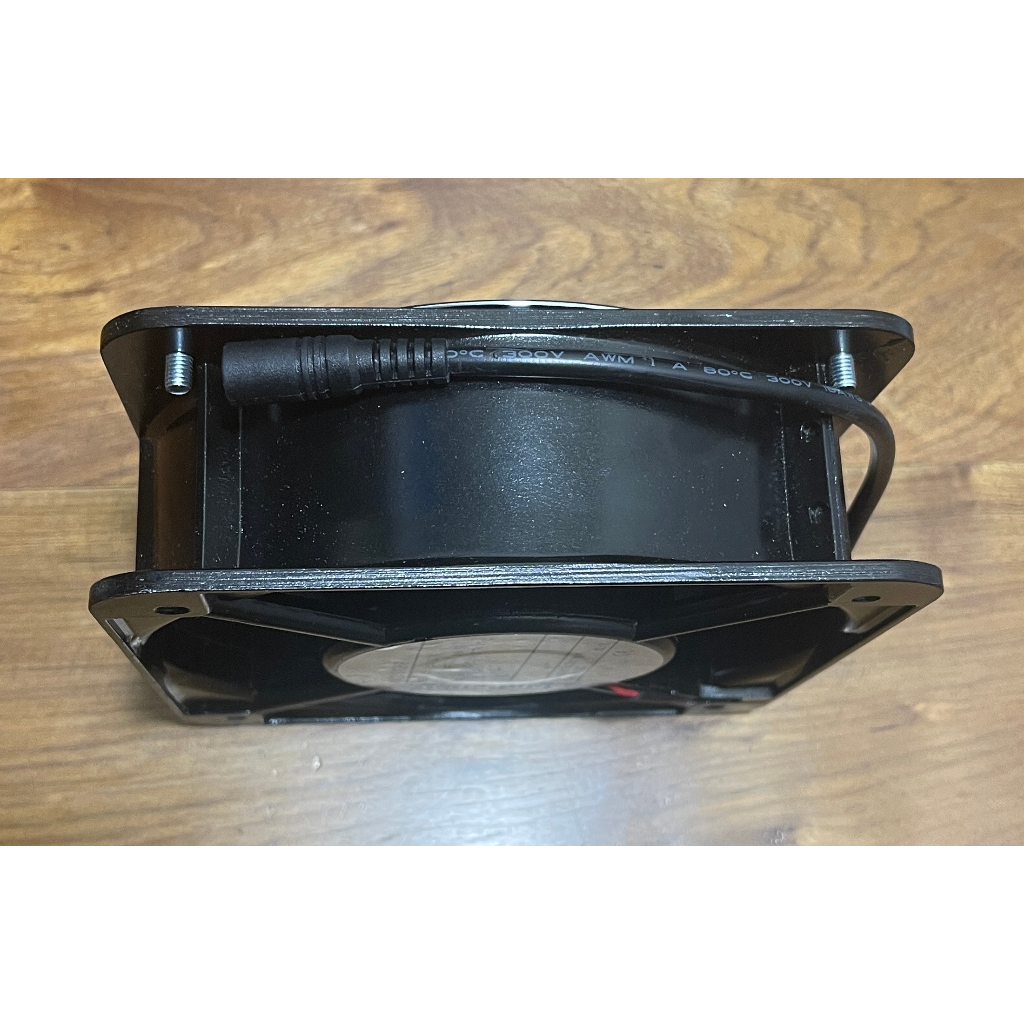 พัดลมระบายอากาศ 12  V   22 W    ขนาด 6  นิ้ว สามารถใช้กับแผงโซล่าเซล 18 V ได้ - รูปที่ 2