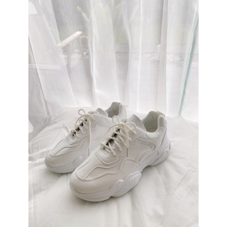 Evc sneaker รองเท้าผ้าใบเสริมส้น2.5นิ้ว ใส่สบาย