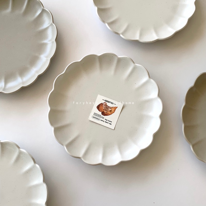 จานเซรามิคดอกไม้ ลายกระ ใช้ทานพาสต้า flower plate I faryheyz