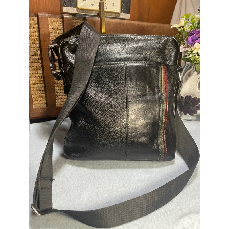 RED DRAGONFLY  กระเป๋าสะพายข้างชายมือสอง