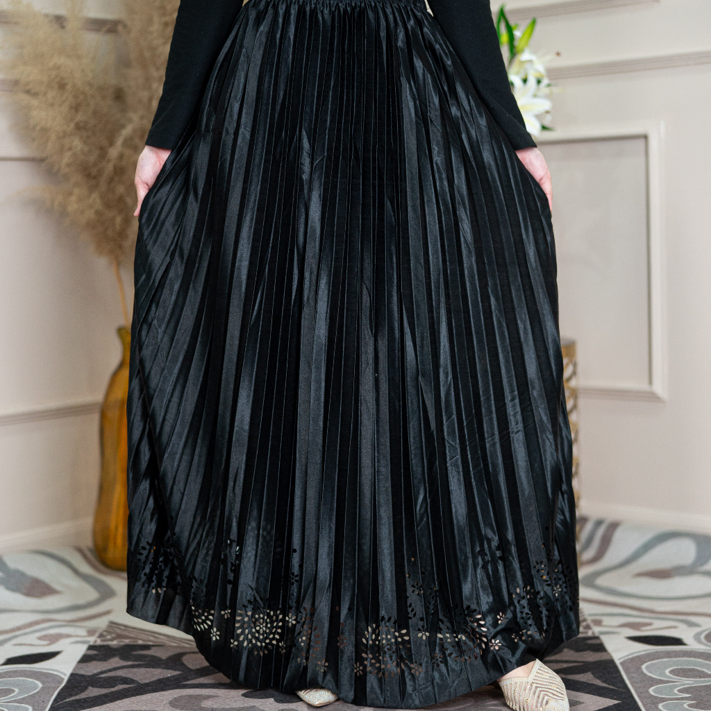 กระโปรงอัดพลีท ไม่ต้องใส่ซับ ซักเครื่องได้ ผ้าเงาปักลายฉลุชายกระโปรง เอวยางยืด ka09 วาริสมุสลิม