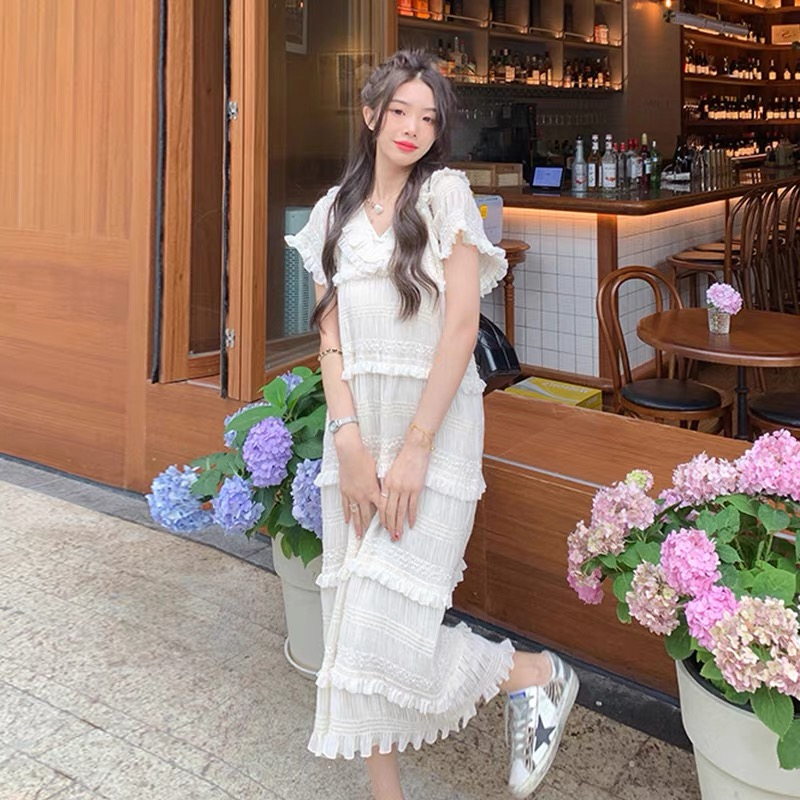 ♥️ALC♣️ เดรสเกาหลี เดรสคอวี รอบคอแต่งระบายอัดพลีท2ชั้น ตัวเดรสเป็นผ้าอัดย่นระบายเป็นชั้น มีกลิตเตอร์