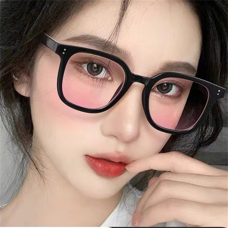 【ส่งจากกรุงเทพ】แว่นตาปัดแก้มแฟชั่นเกาหลีระดับไฮเอนด์ แว่นกันแดดสีชมพูไล่ระดับสไตล์เรโทรระดับไฮเอนด์