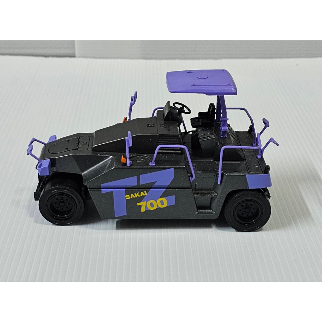 รถบดล้อยาง Sakai TZ700 1/43