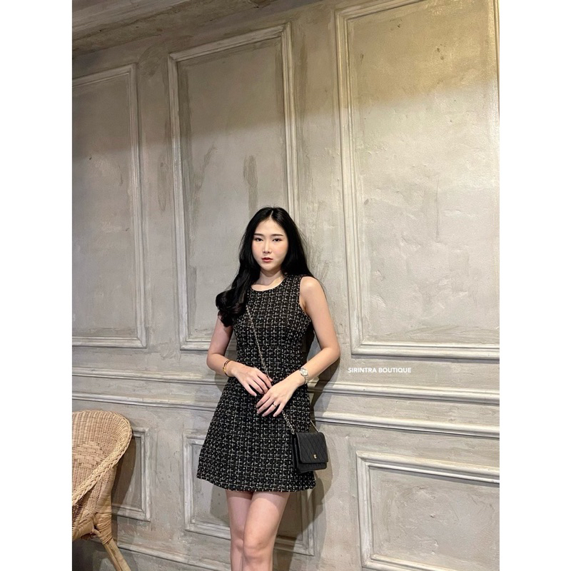 SIRINTRA ป้ายsirintra เดรสผ้าชาแนล สีดำ Size M