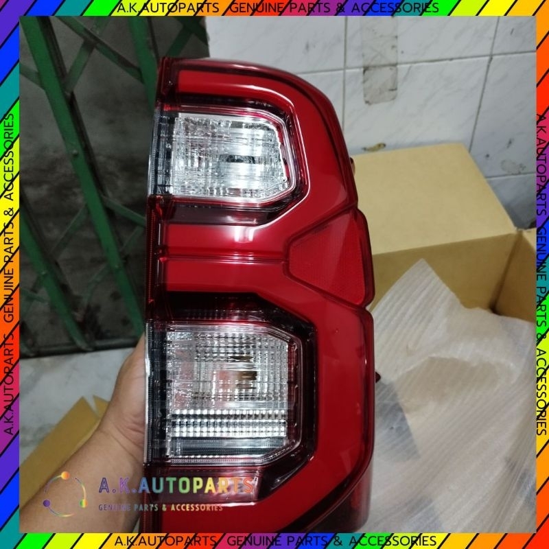 ของแท้!! 81550-0K690 ไฟท้ายโตโยต้า ด้านขวา RH REVO LED 2022 แท้ 100% เบิกศูนย์