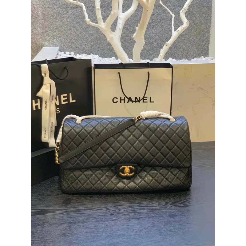 Chanel Classic XXL Flap Bag กระเป๋าเดินทาง ขนาด 46.6*17*29 cm. หนังวัวอิตาลี  อะไหล่เงินวินเทจ หนังสวยมาก งานสวย