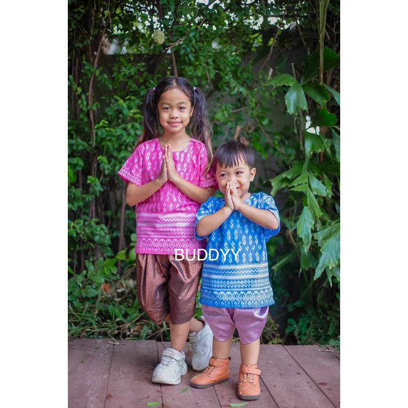 เสื้อผ้าไทยเด็กคอกลมลายตะขอ ลายพระราชทาน ผ้าคอตตอน พรีเมี่ยม เนื้อนิ่มสีสวย