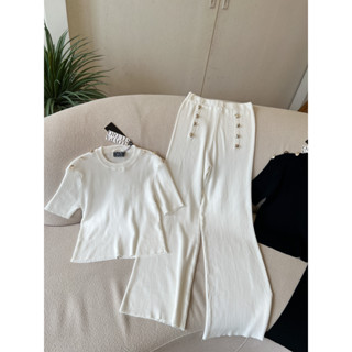 ชุดเซ็ต zara ผ้านิตติ้งร่องเล็ก เนื้อละเอียด ฟรีไซส์ แพทเทิร์นสวย